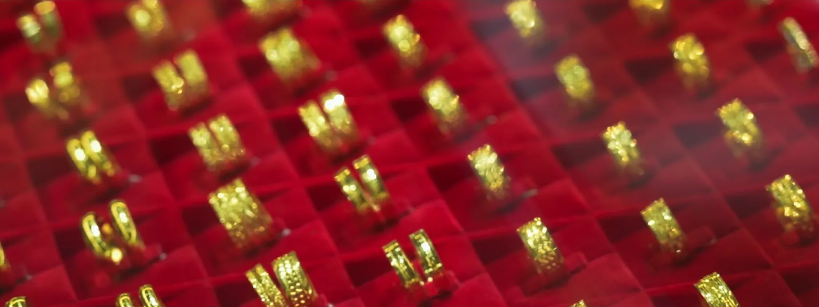 Gold jewellery in a Cashbox display